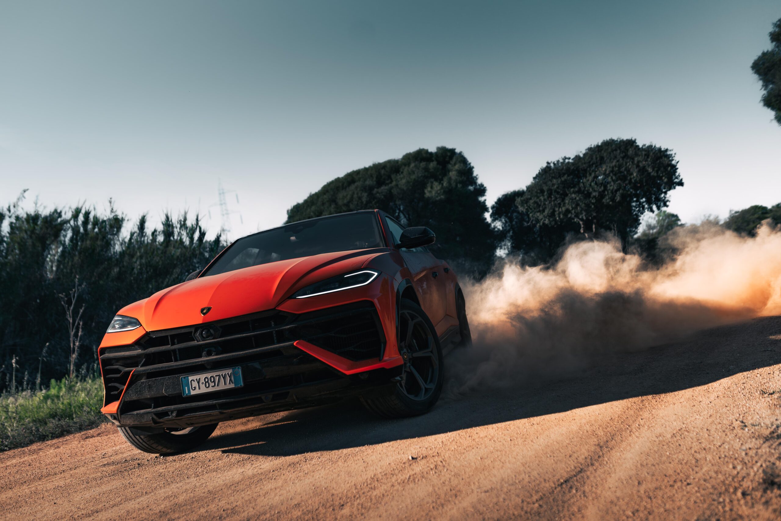 URUS SE driving in Esperienza Terra Sardinia